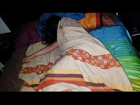 ❤️ सौतेला बेटा सोते समय अपनी युवा सौतेली माँ को डांटता है। घर का अश्लील hi.porngifer.ru पर ️